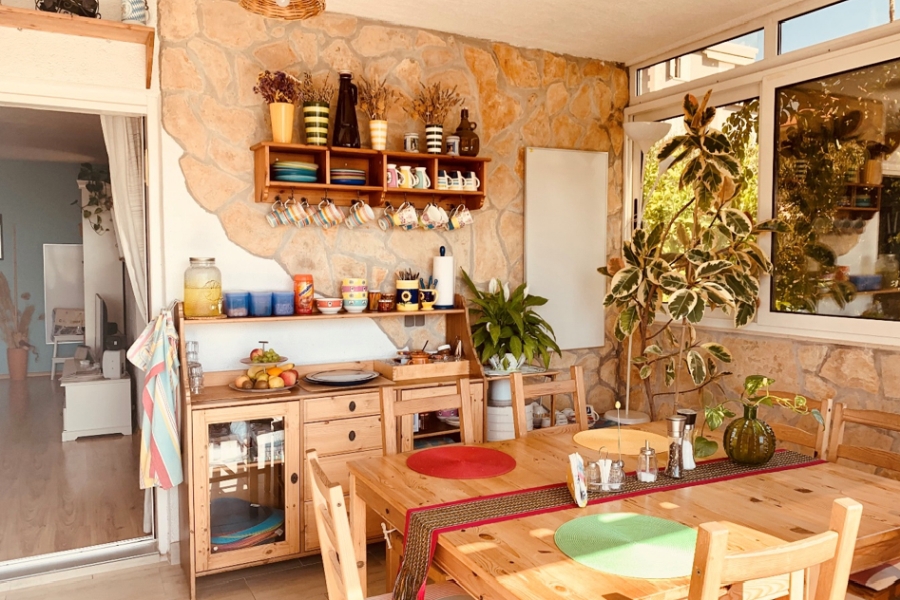Casa con affermata attività turistica e vista mare