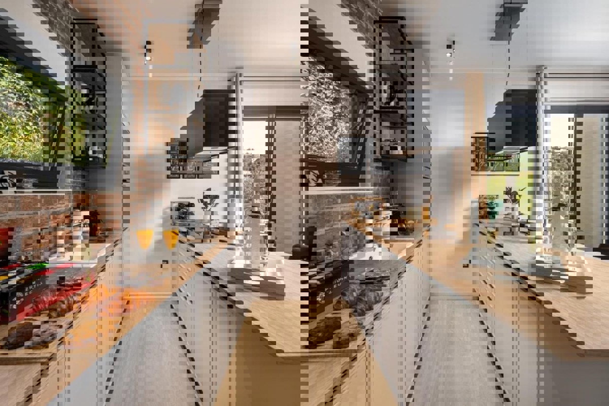 Elegante villa con piscina e vista mare