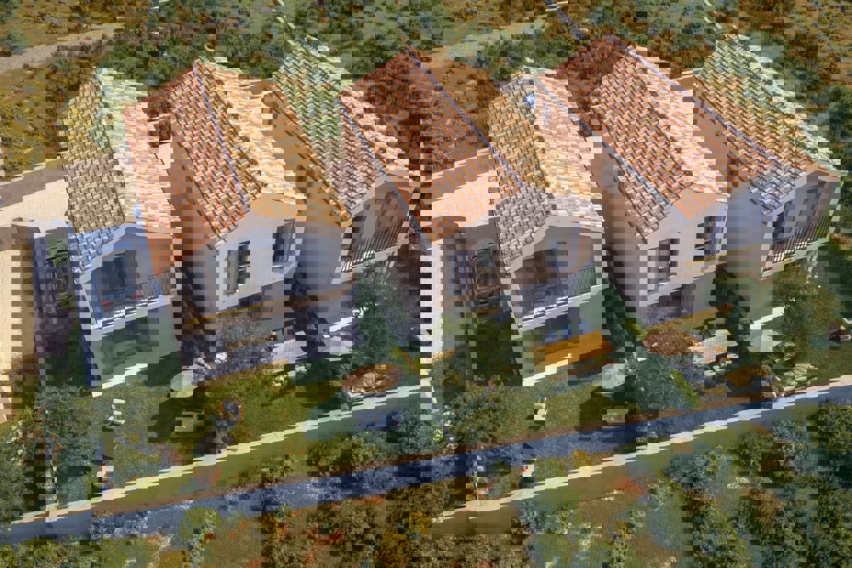 Moderna casa a schiera in costruzione