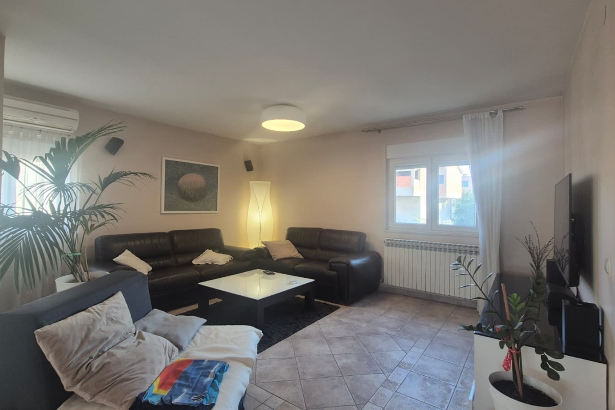 Appartamento duplex con tre camere da letto