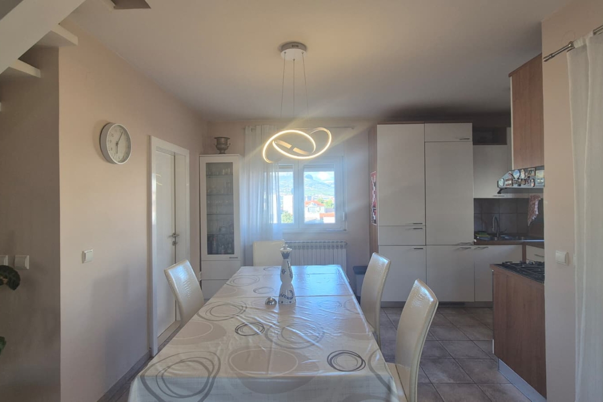 Appartamento duplex con tre camere da letto