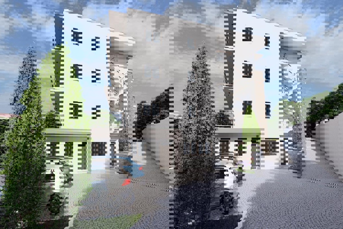 Appartamento con tre camere da letto in un nuovo edificio