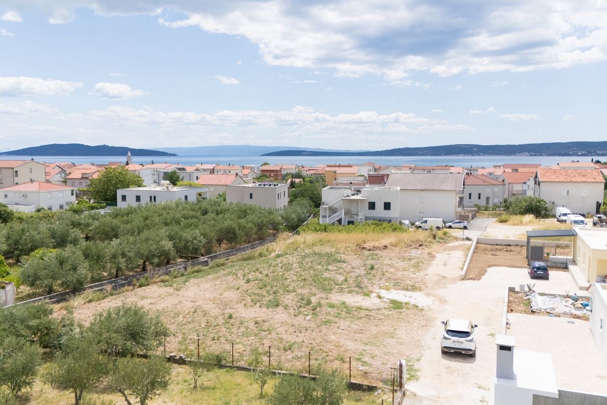 Ampio terreno con permesso di costruire