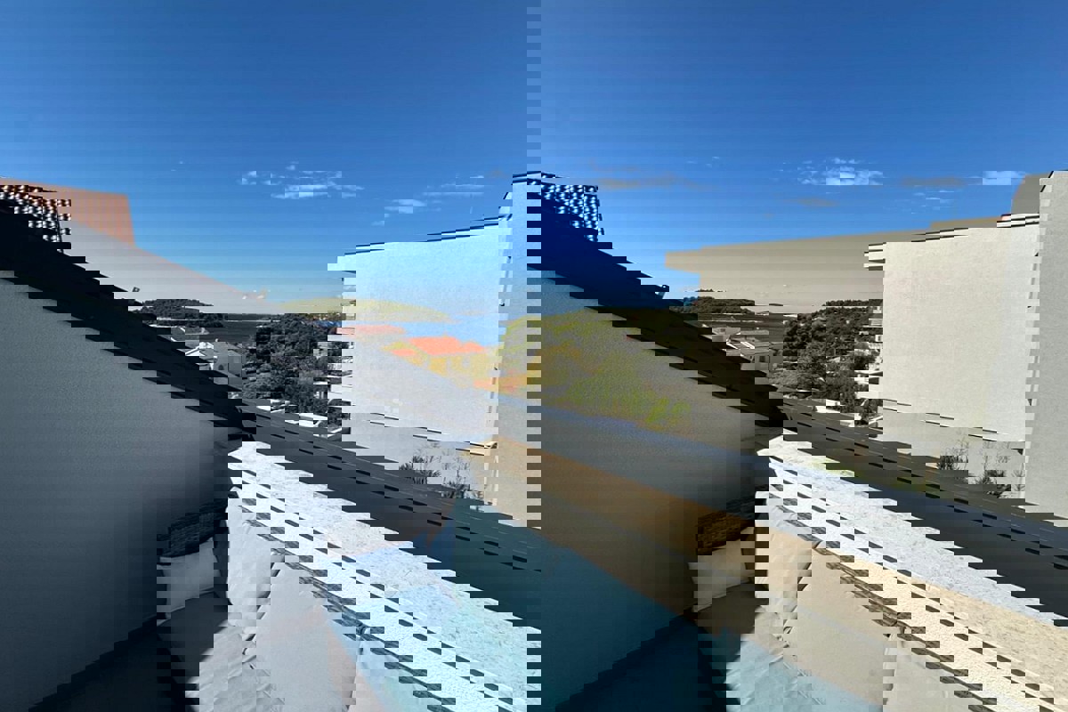 Edificio residenziale di nuova costruzione vicino alla spiaggia