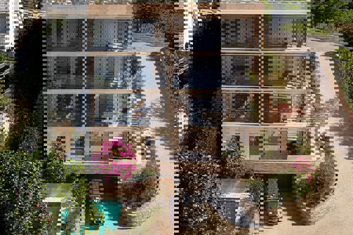 Lussuoso appartamento con tre camere da letto in ottima posizione