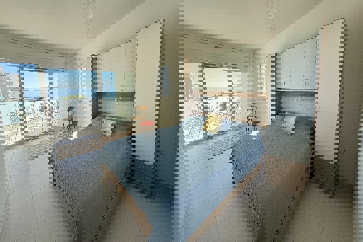 Moderna proprietà in prima fila sul mare