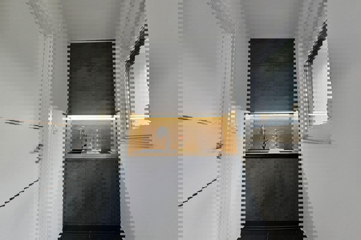 Moderna casa bifamiliare nel centro di Malinska