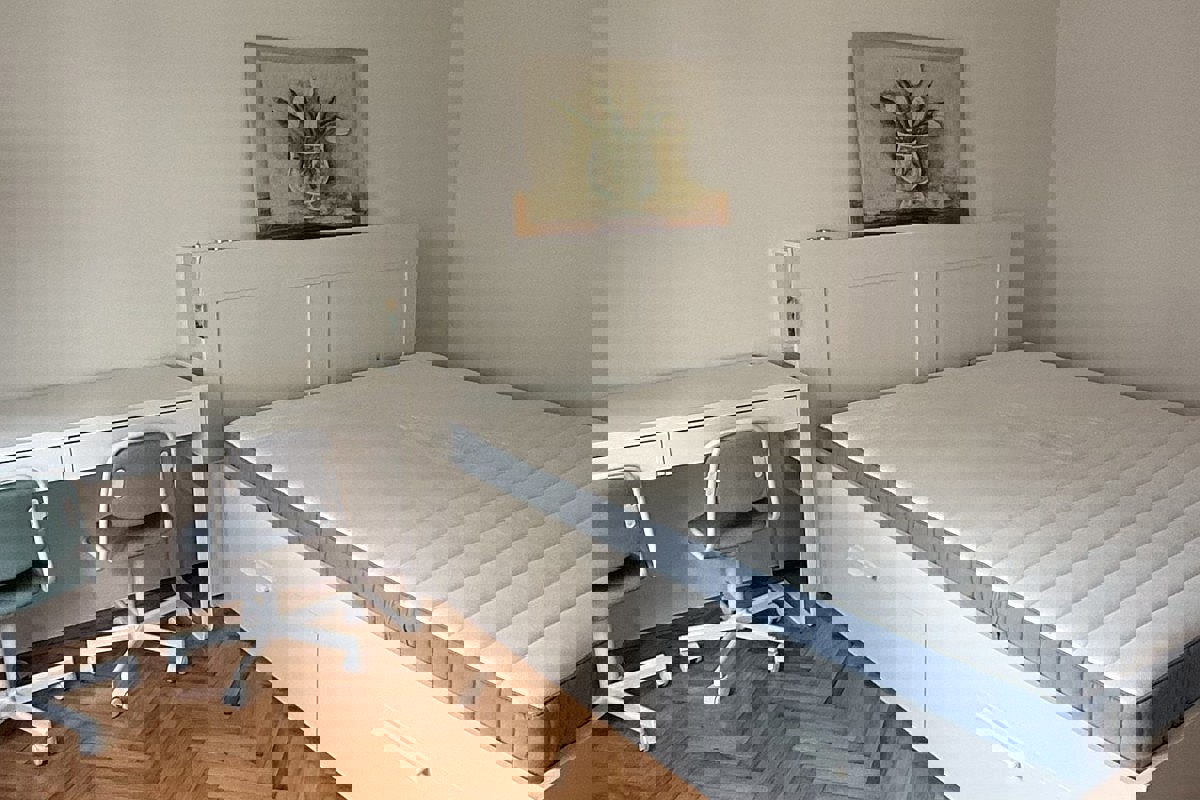 Casa bifamiliare con tre unità abitative in posizione tranquilla