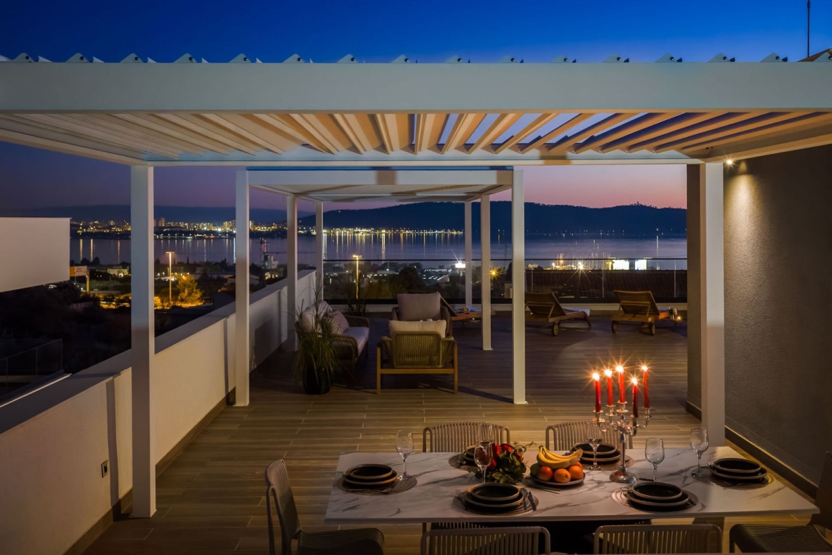 Villa di lusso indipendente con vista mare e piscina