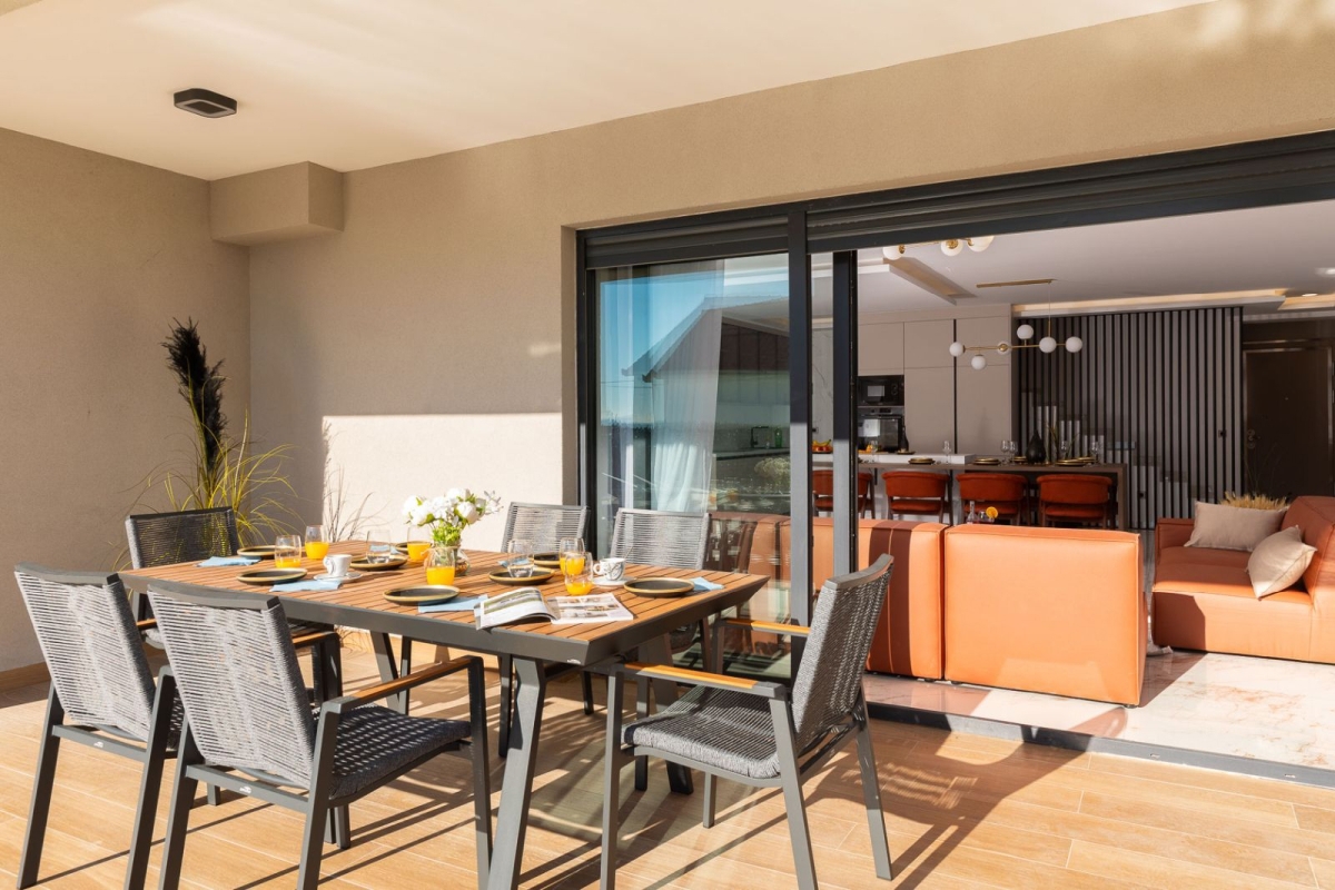 Villa di lusso indipendente con vista mare e piscina