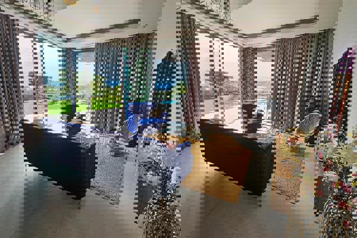 Villa di lusso con piscina e vista mare