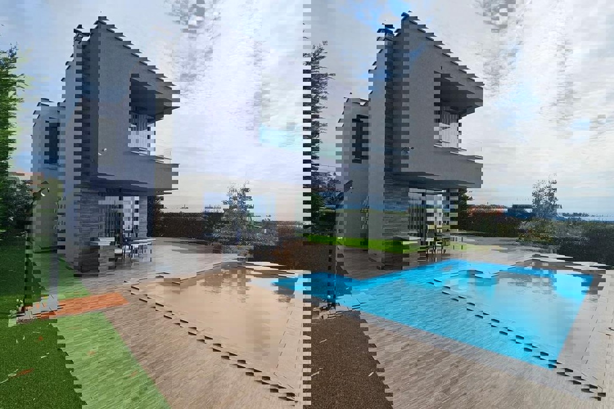 Villa di lusso con piscina e vista mare