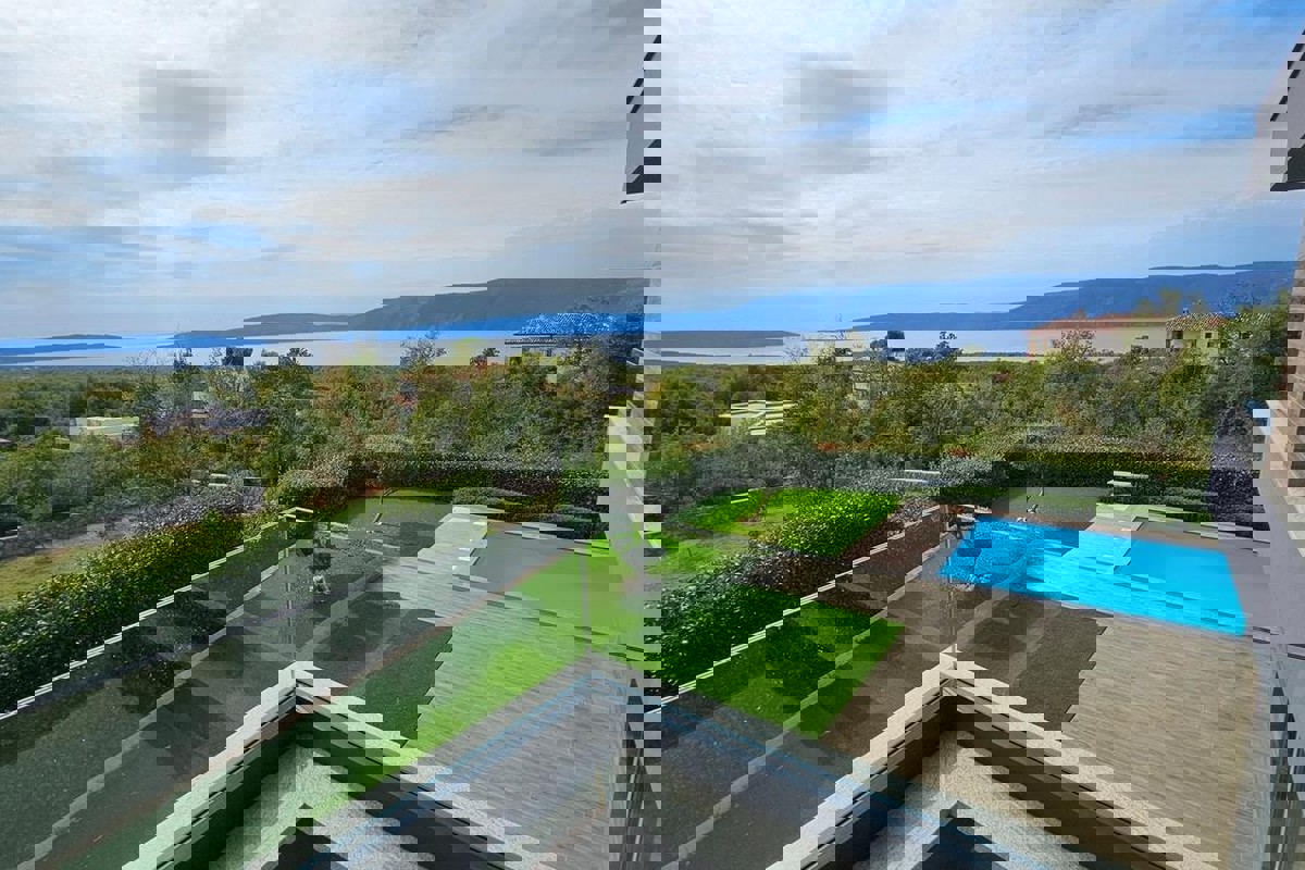 Villa di lusso con piscina e vista mare