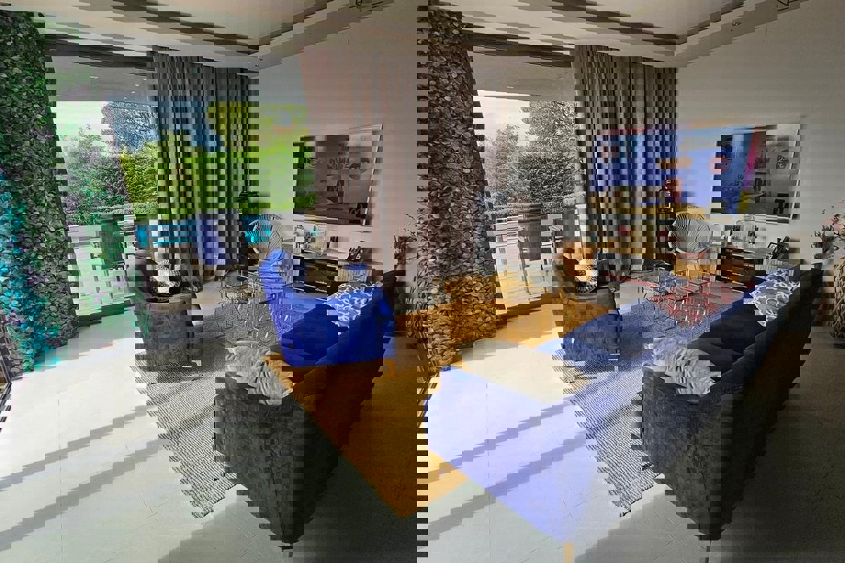 Villa di lusso con piscina e vista mare