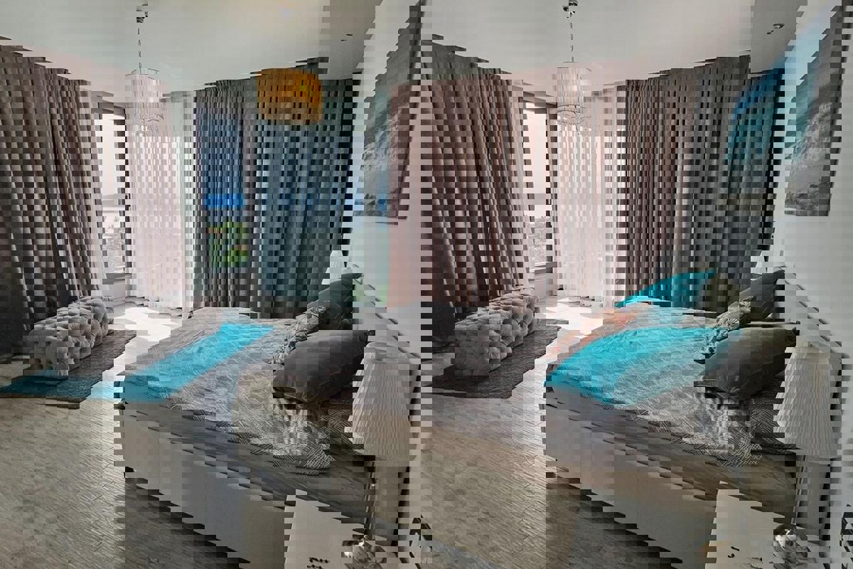 Villa di lusso con piscina e vista mare