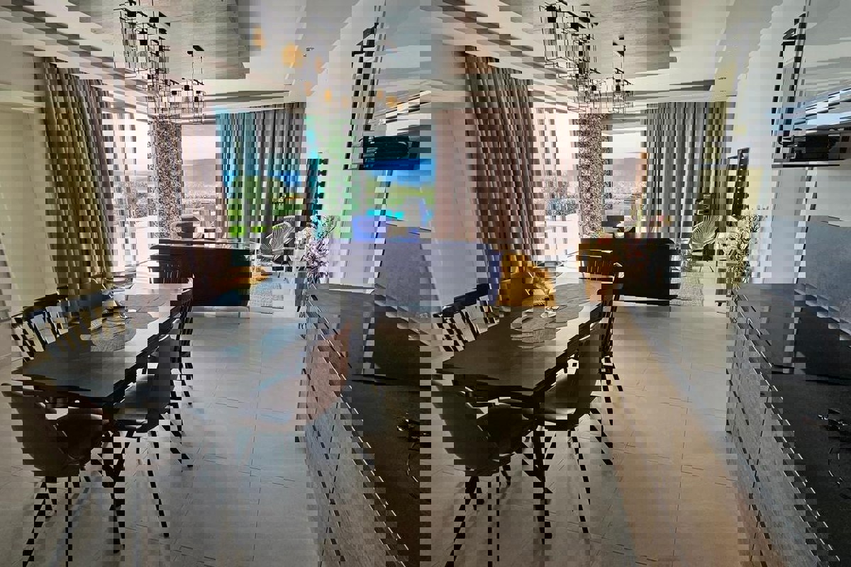 Villa di lusso con piscina e vista mare