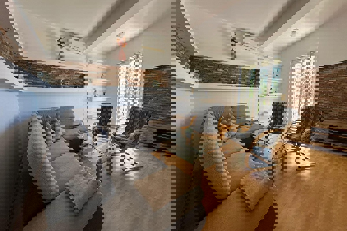 Casa indipendente con vista mare aperta