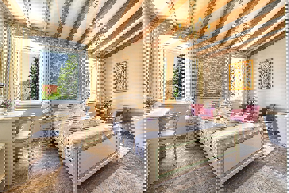 Lussuosa villa in pietra nel cuore del centro storico