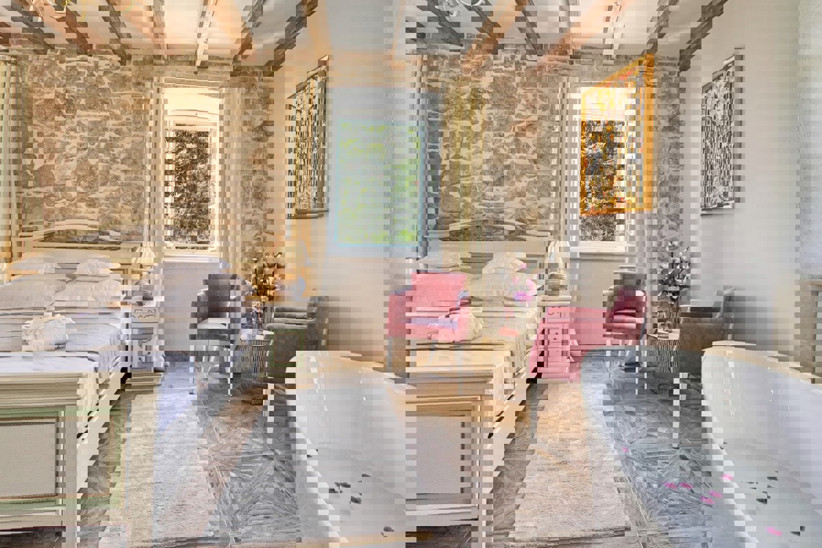 Lussuosa villa in pietra nel cuore del centro storico