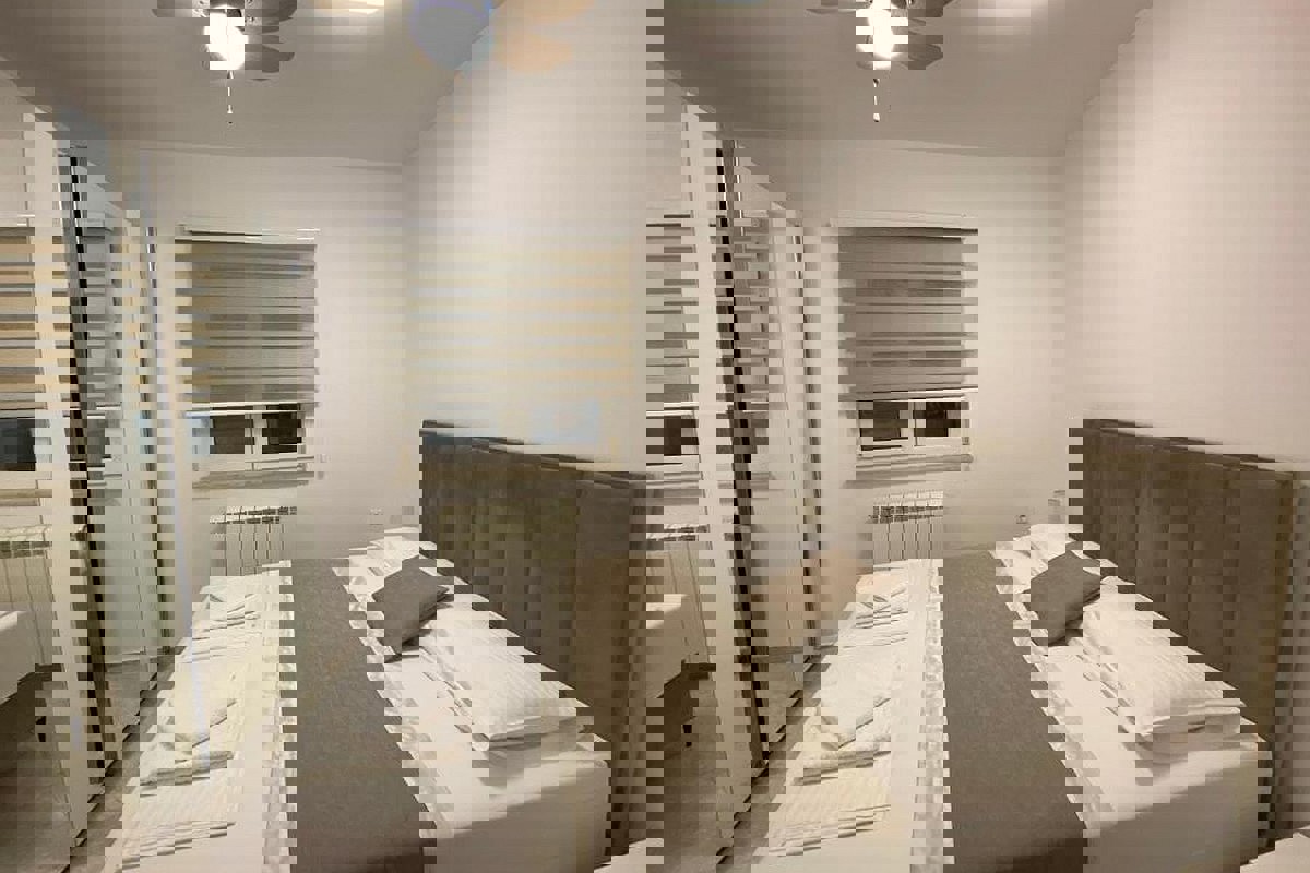 Casa moderna con piscina vicino al mare