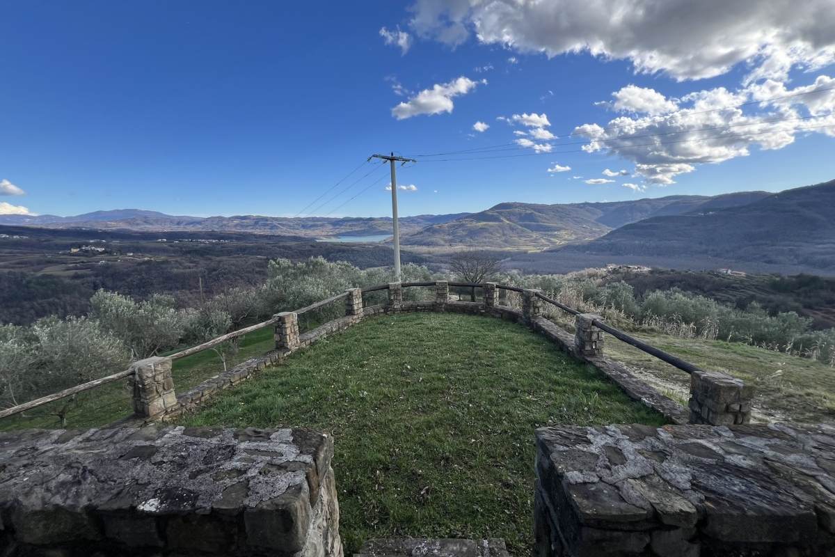 Tenuta unica di 17 ettari con vista panoramica su Motovun e sul lago di Butoniga