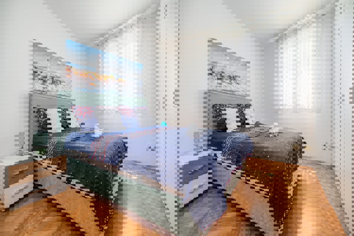 Appartamento arredato con due camere da letto in posizione eccellente