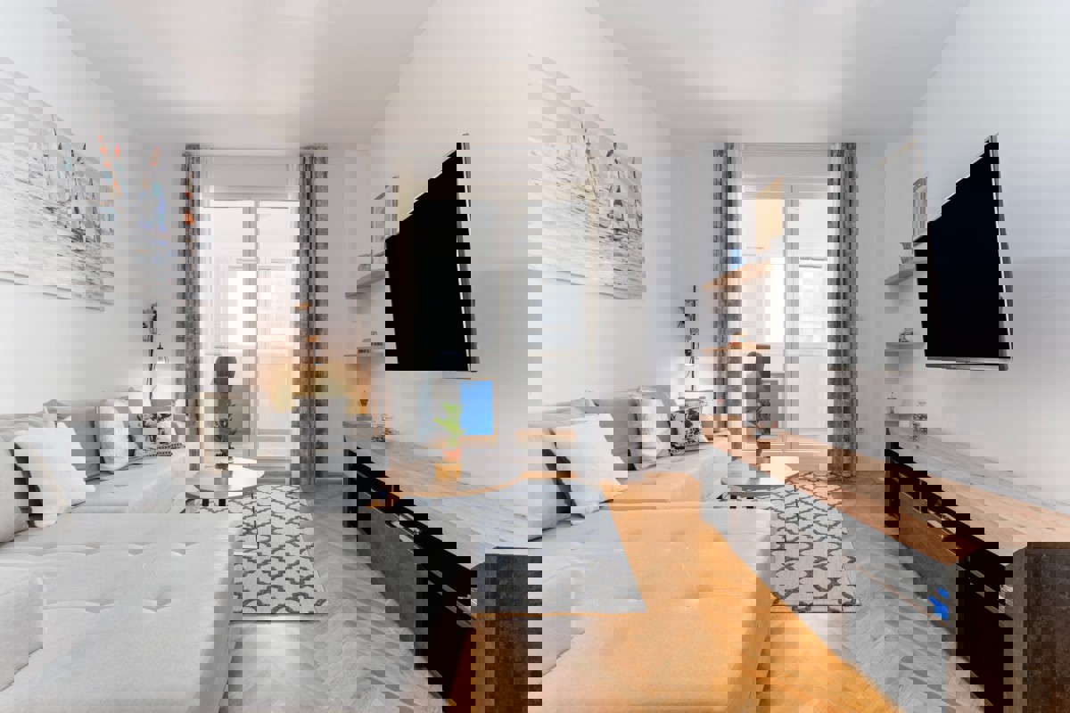 Appartamento arredato con due camere da letto in posizione eccellente