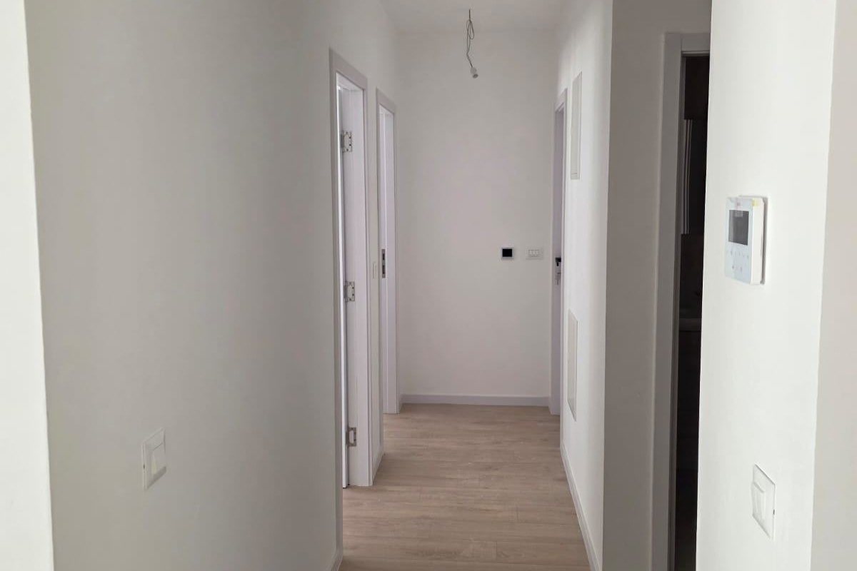 Appartamento con tre camere da letto in un nuovo edificio vicino al mare