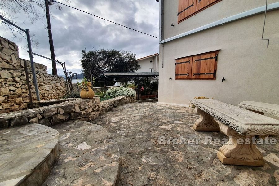 Casa indipendente con vista mare