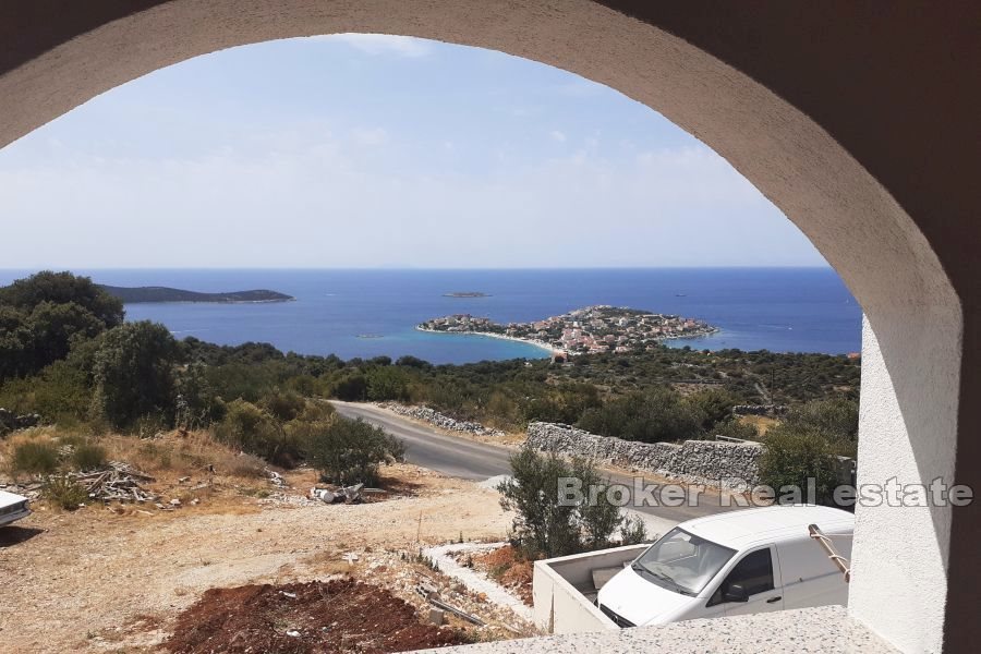 Casa con vista aperta su mare e isole