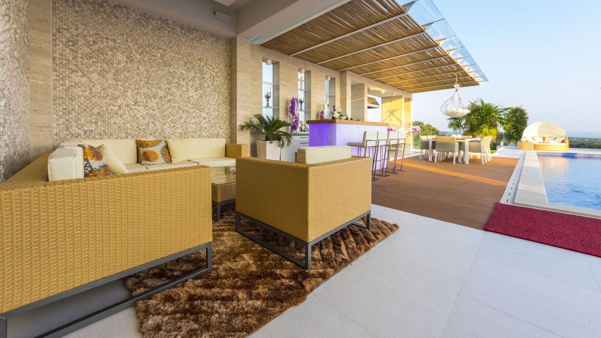 Villa di lusso con piscina e vista mare