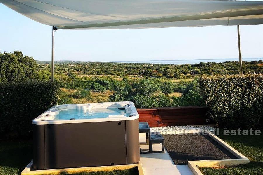 Villa di lusso con piscina e vista mare