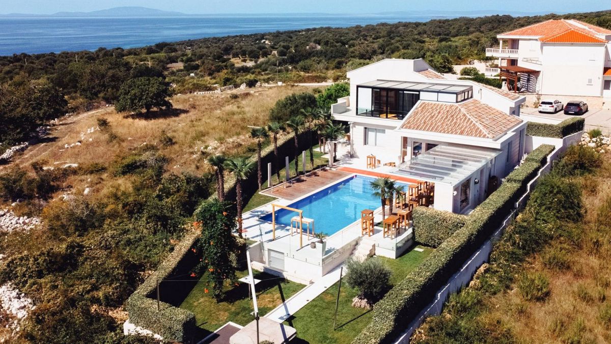 Villa di lusso con piscina e vista mare