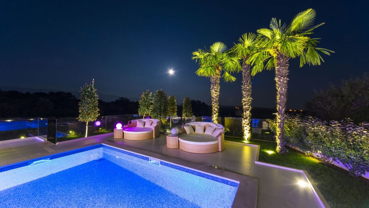 Villa di lusso con piscina e vista mare