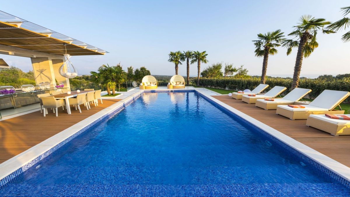 Villa di lusso con piscina e vista mare