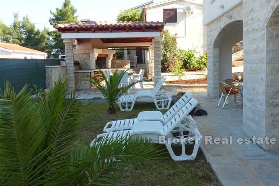 Casa con piscina e vista mare aperto