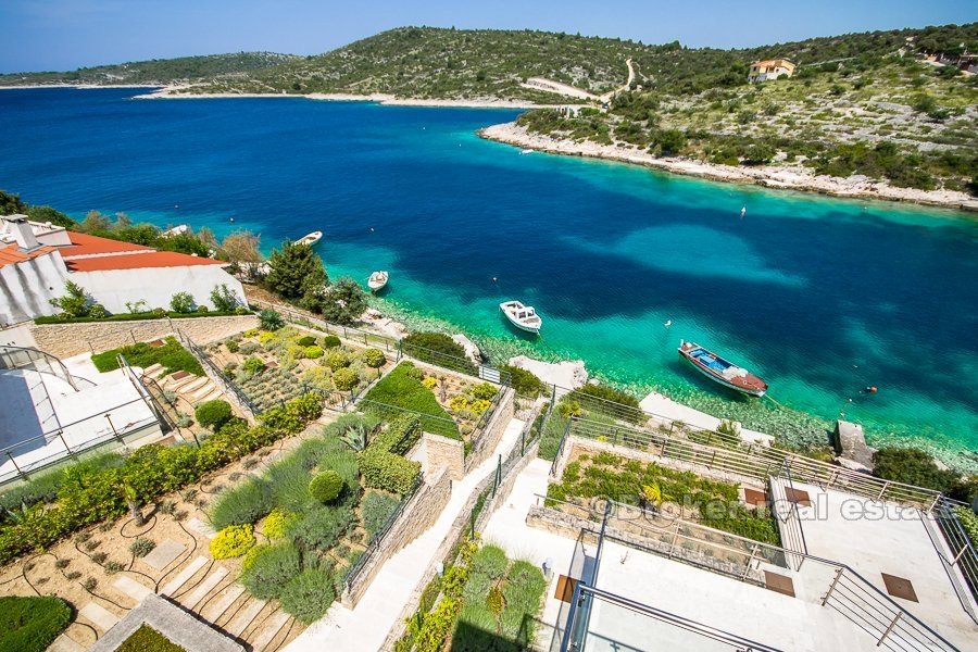 Villa di nuova costruzione, vicino al mare