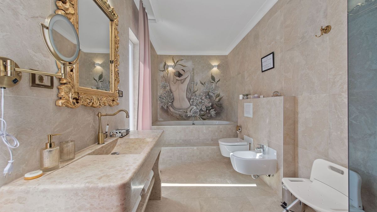 Una villa unica in prima fila sul mare