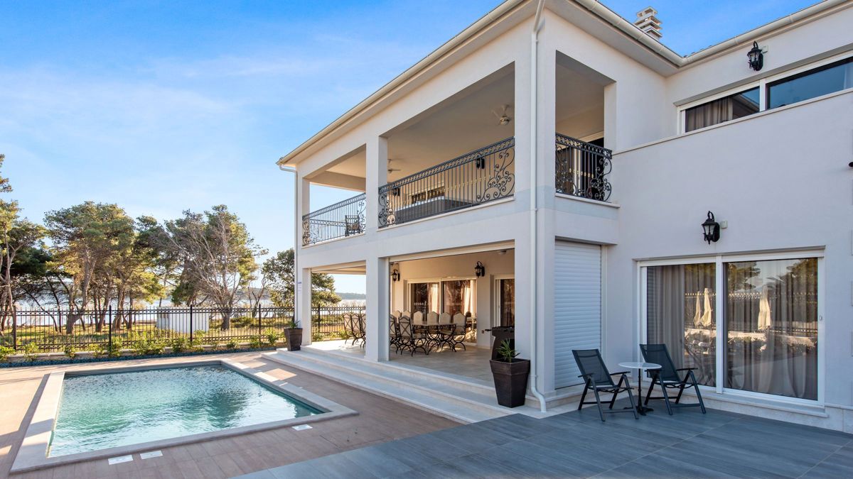 Una villa unica in prima fila sul mare