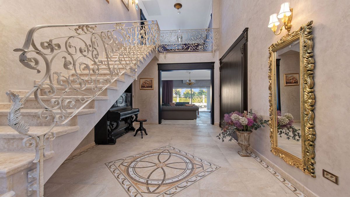 Una villa unica in prima fila sul mare