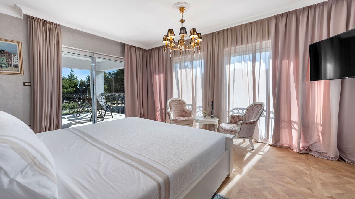 Una villa unica in prima fila sul mare