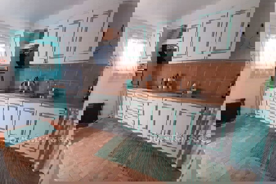 Casa in pietra ristrutturata con piscina