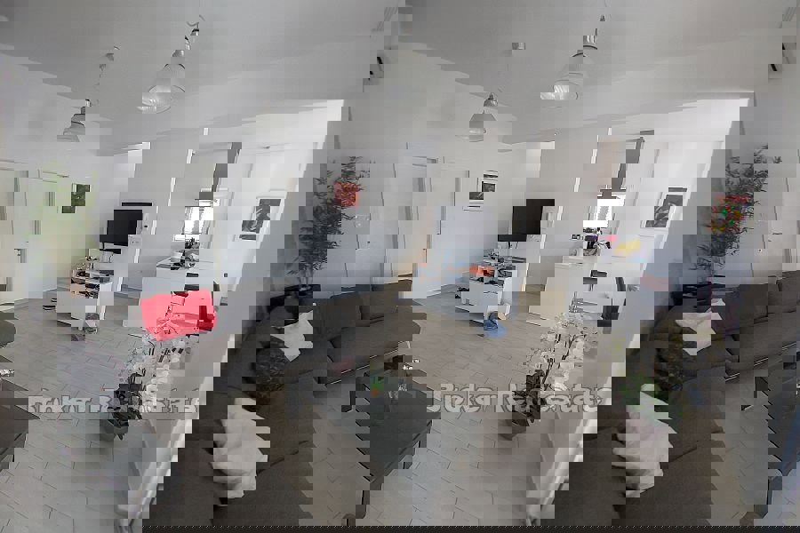 Casa in pietra prima fila al mare