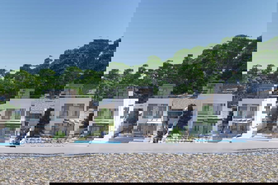 Villa con piscina e vista mare