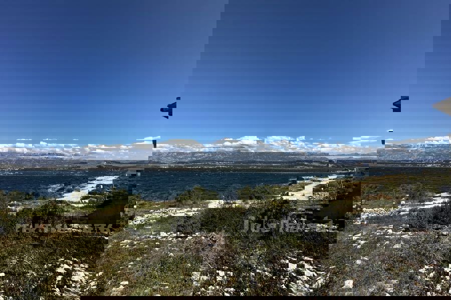 Villa con piscina e vista mare