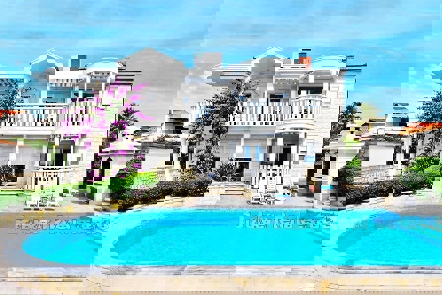 Villa prima fila al mare