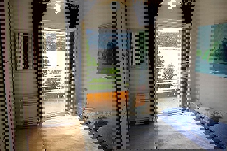 Bella villa moderna, in vendita