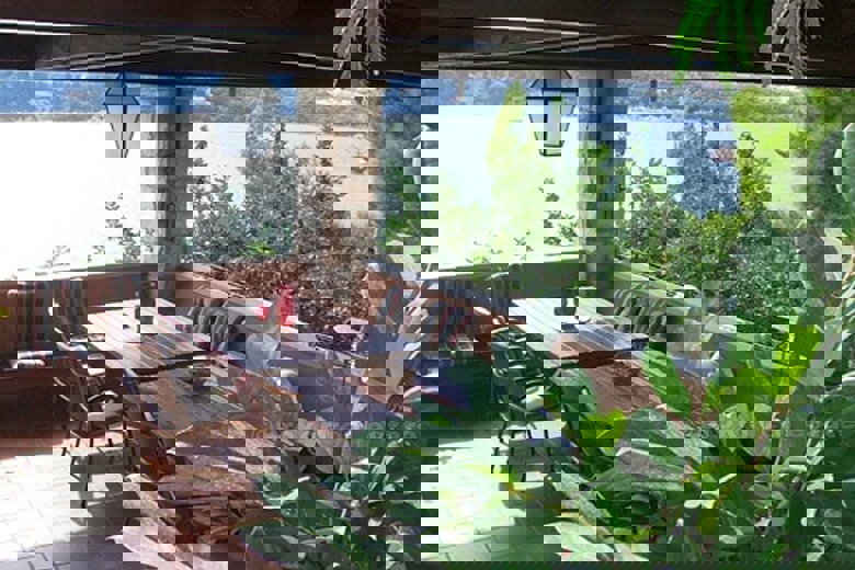 Bella villa moderna, in vendita