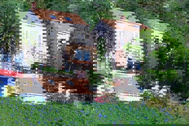 Bella villa moderna, in vendita