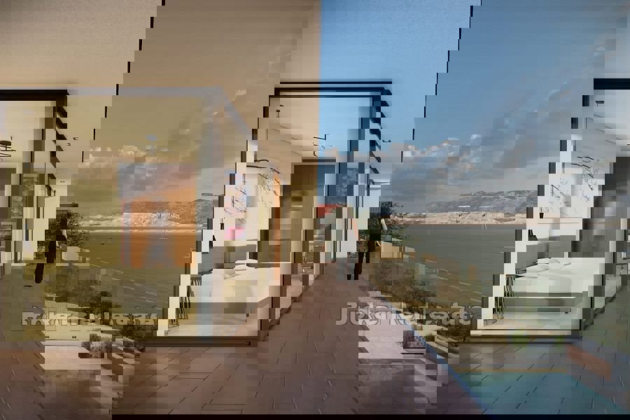 Impressionante villa in una posizione eccellente vicino al mare